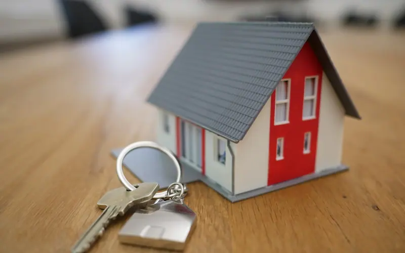 House keys and a model house